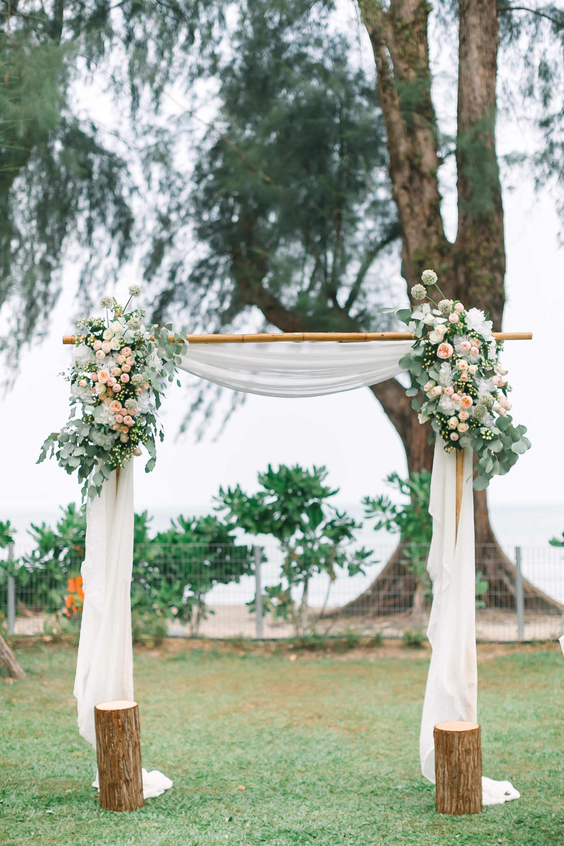 婚禮佈置
​新娘花球
​婚禮花藝設計
​結婚花球訂製
​婚宴鮮花佈置
​襟花及手花
​花車佈置
​求婚花束
​週年紀念花束
​教堂婚禮花飾
​地區與服務優勢
​香港網上花店
​屯門花店
​全港送花服務
​即日送花
​婚禮花藝套餐
​風格與進階詞彙
​歐式花藝
​絲花花球 (若有提供)
​保鮮花禮盒
​開張花籃
​Lavish Florist 婚禮花藝