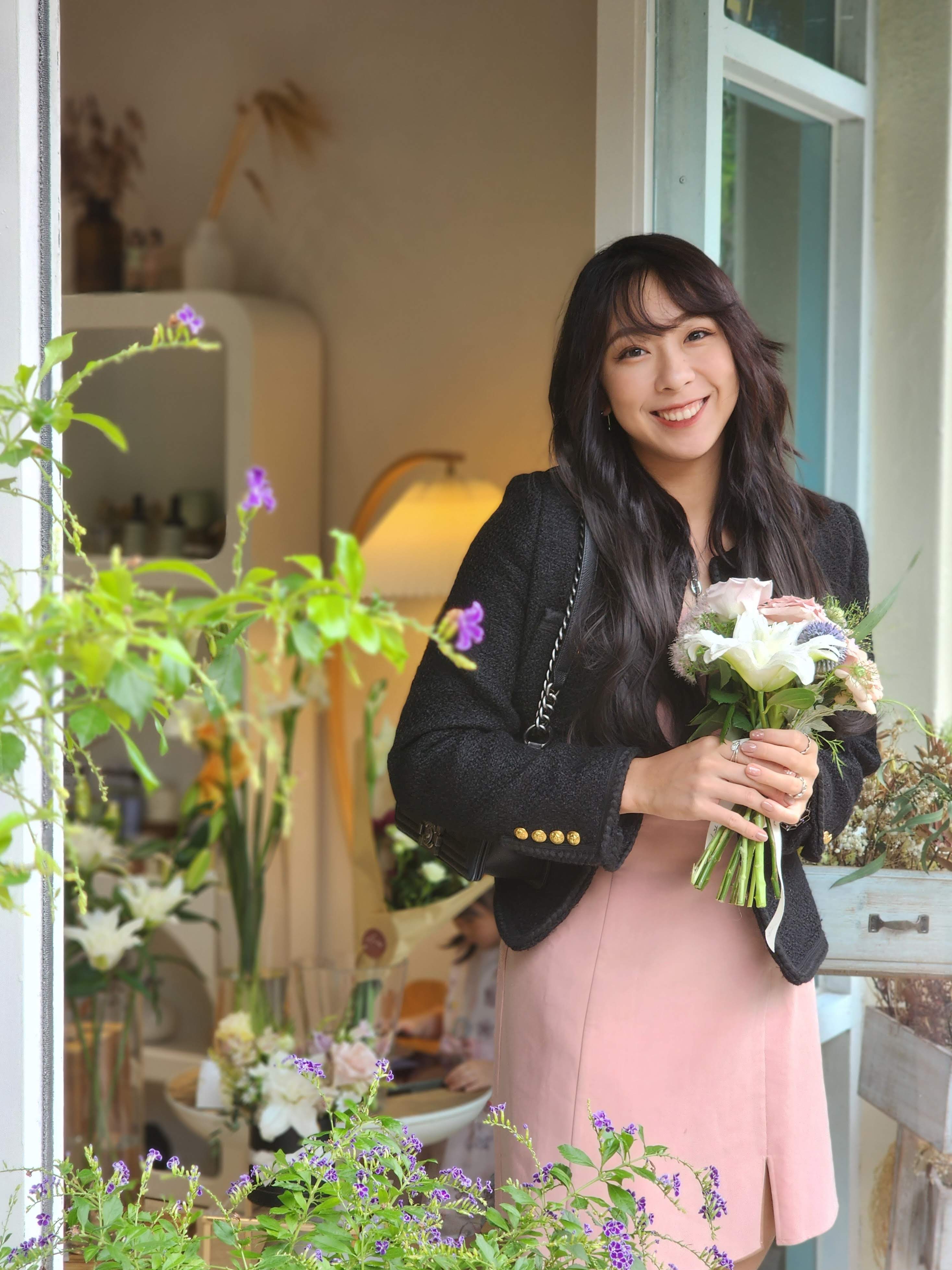 婚禮佈置
​新娘花球
​婚禮花藝設計
​結婚花球訂製
​婚宴鮮花佈置
​襟花及手花
​花車佈置
​求婚花束
​週年紀念花束
​教堂婚禮花飾
​地區與服務優勢
​香港網上花店
​屯門花店
​全港送花服務
​即日送花
​婚禮花藝套餐
​風格與進階詞彙
​歐式花藝
​絲花花球 (若有提供)
​保鮮花禮盒
​開張花籃
​Lavish Florist 婚禮花藝