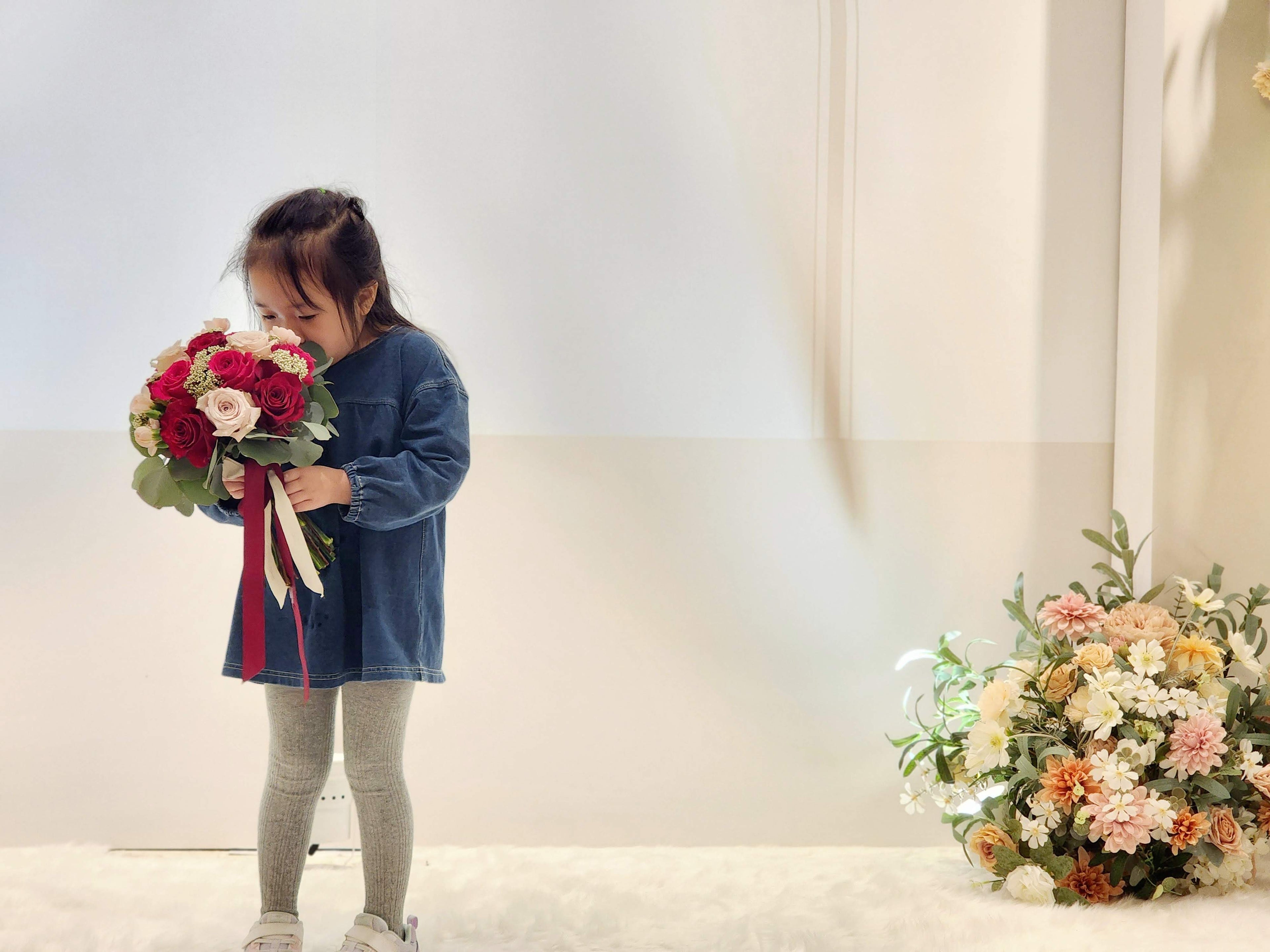 婚禮佈置
​新娘花球
​婚禮花藝設計
​結婚花球訂製
​婚宴鮮花佈置
​襟花及手花
​花車佈置
​求婚花束
​週年紀念花束
​教堂婚禮花飾
​地區與服務優勢
​香港網上花店
​屯門花店
​全港送花服務
​即日送花
​婚禮花藝套餐
​風格與進階詞彙
​歐式花藝
​絲花花球 (若有提供)
​保鮮花禮盒
​開張花籃
​Lavish Florist 婚禮花藝